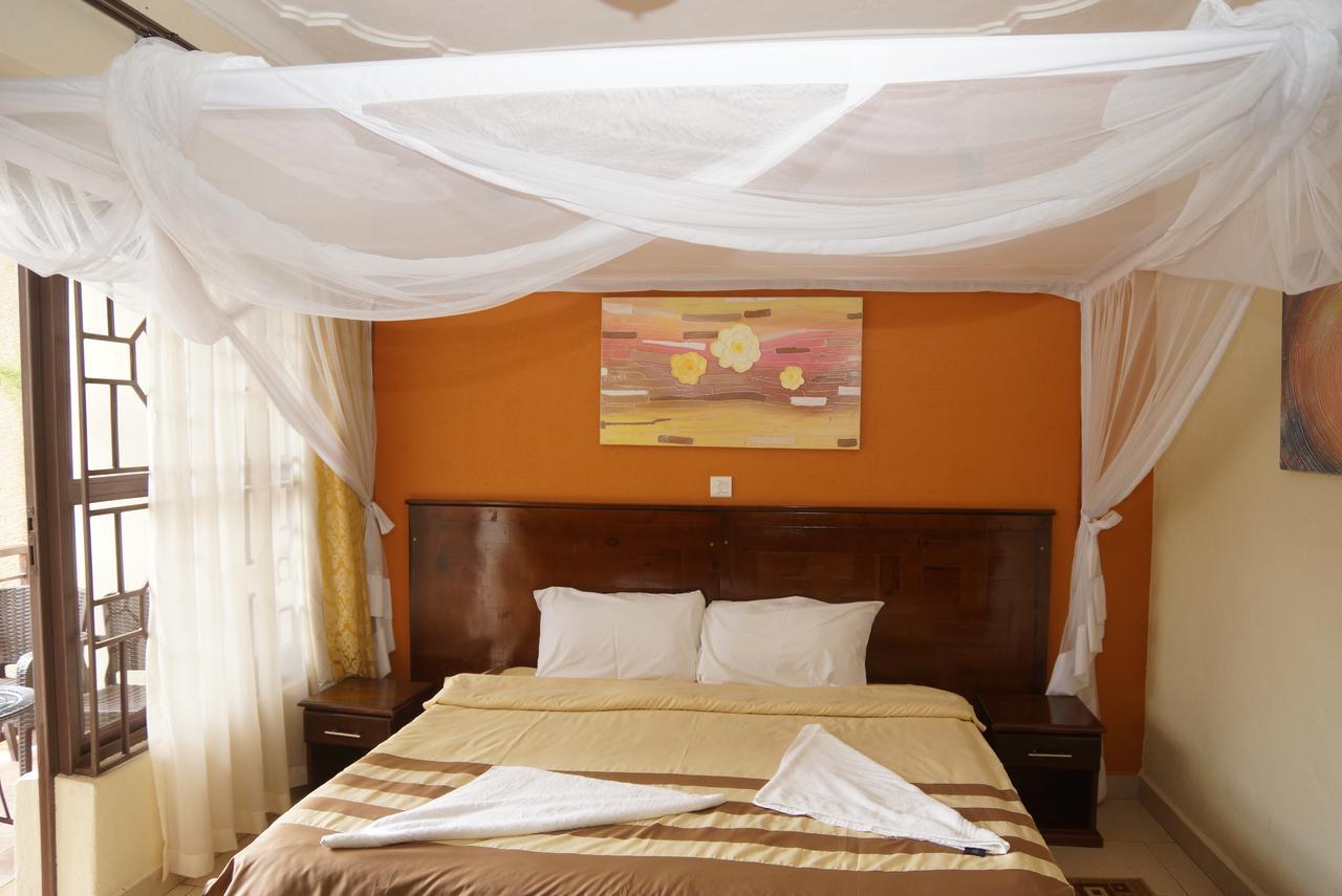 Country Lake Resort Garuga Entebbe Exterior photo